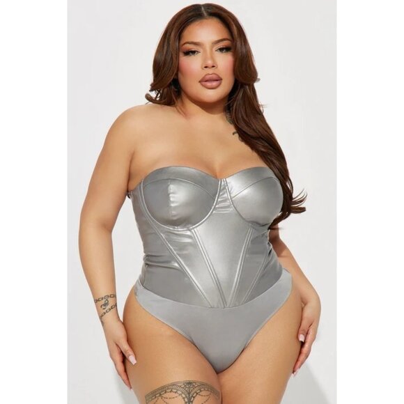 FASHION NOVA Valentina Silver Corset Strapless Bodysuit Size 2X NEW NWT - Picture 1 of 5
